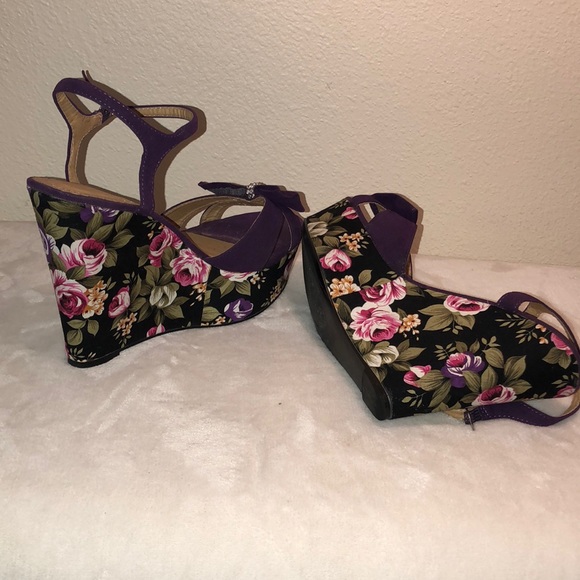 Shoes - ❌SOLD❌ Purple Floral-Printed Wedges